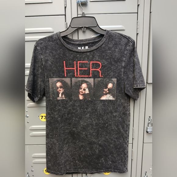 Urban Outfitters Tops - H.E.R. "I Used To Know Her" OFFICIAL 2018 Tour T-Shirt Black Acid Wash R&B Sz S